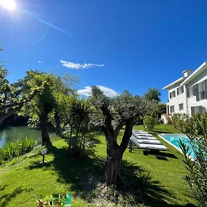 Louise-rose Bed & Breakfast